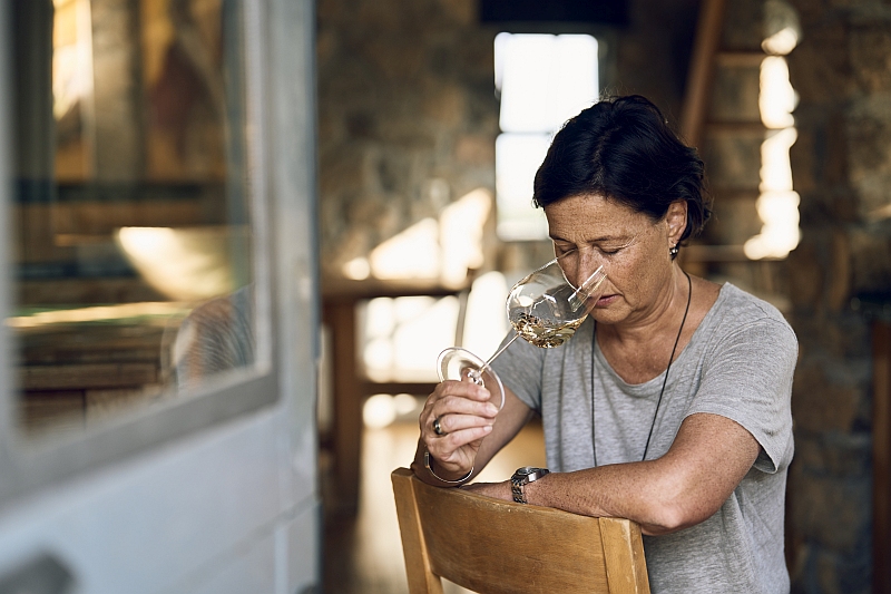 Sandra Knoll beim Tasting Frankenwein c Stefan Schütz Sandra Knoll beim Tasting Frankenwein c Stefan Schütz