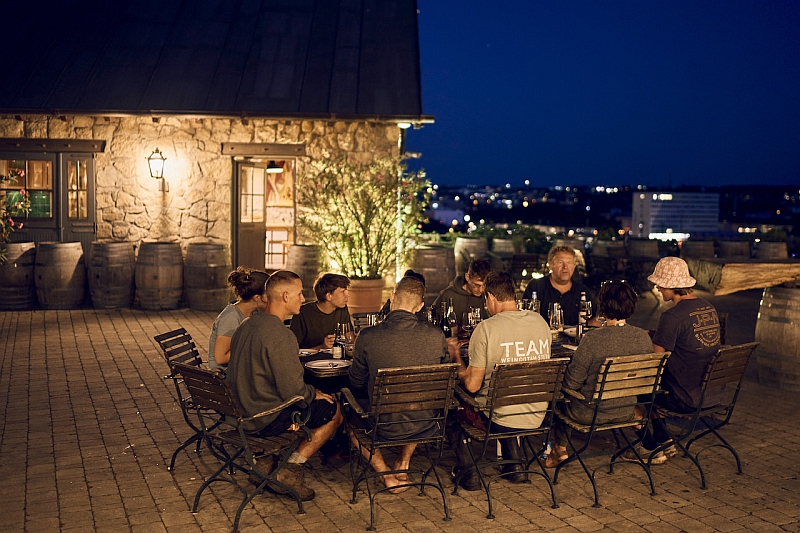 Abend nach der Weinlese Weingut am Stein Würzburg c Stefan Schütz Abend nach der Weinlese Weingut am Stein Würzburg c Stefan Schütz